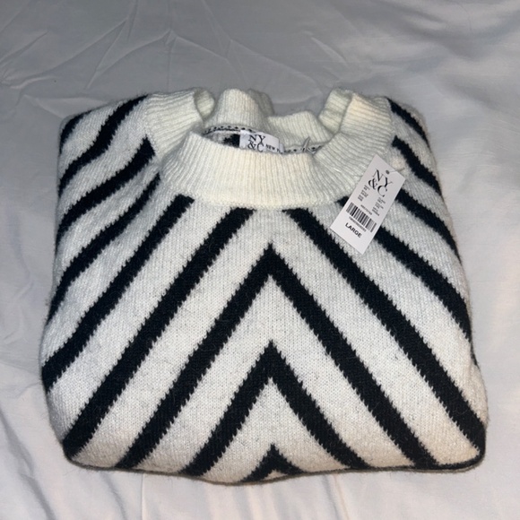 Chevron Sweater - Picture 3 of 3
